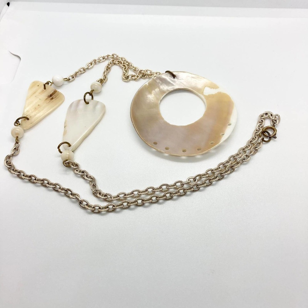 Mother of Pearl Seashell Necklace Round Cutout - Picture 6 of 9
